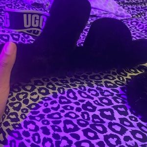 women’s ugg fuzzy slides